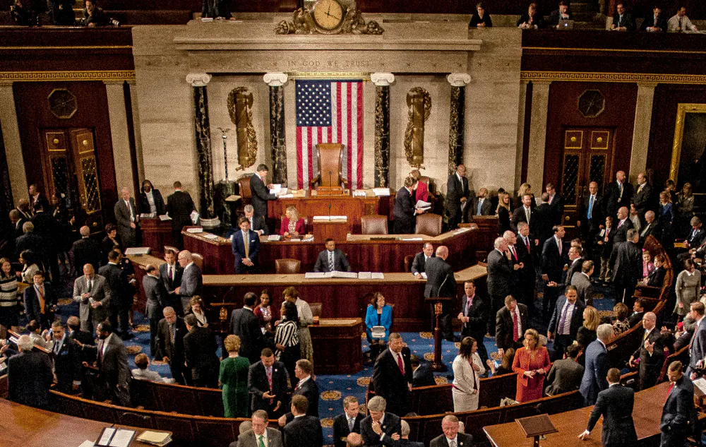 2022年3月15日，美众院通过《2022年EB-5改革与诚信法案》。
图片来源：The Financial Express